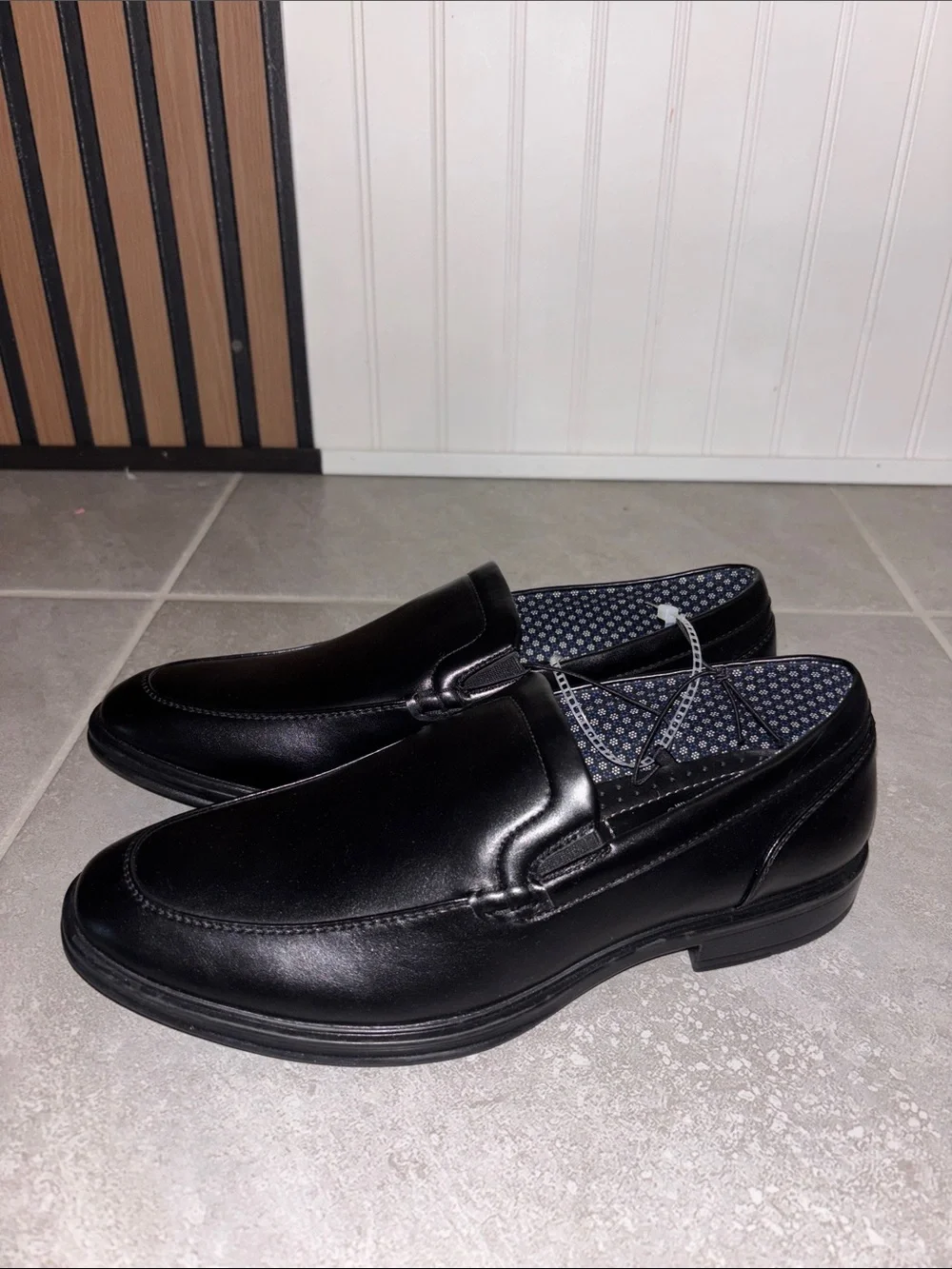 Perry Ellis Men's Black Slip-On Dress Loafers